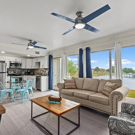 Hook Line Double Sinker Lake View 3 Comm Pools